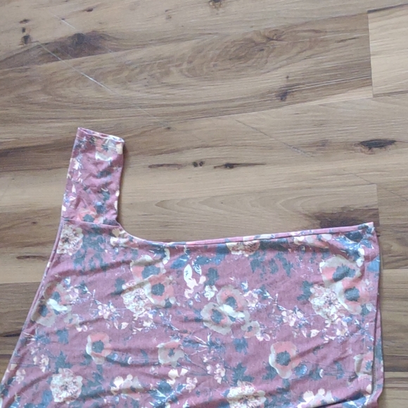 Lucky & Blessed 3x plum floral dolman long-sleeved  top. - Picture 3 of 5